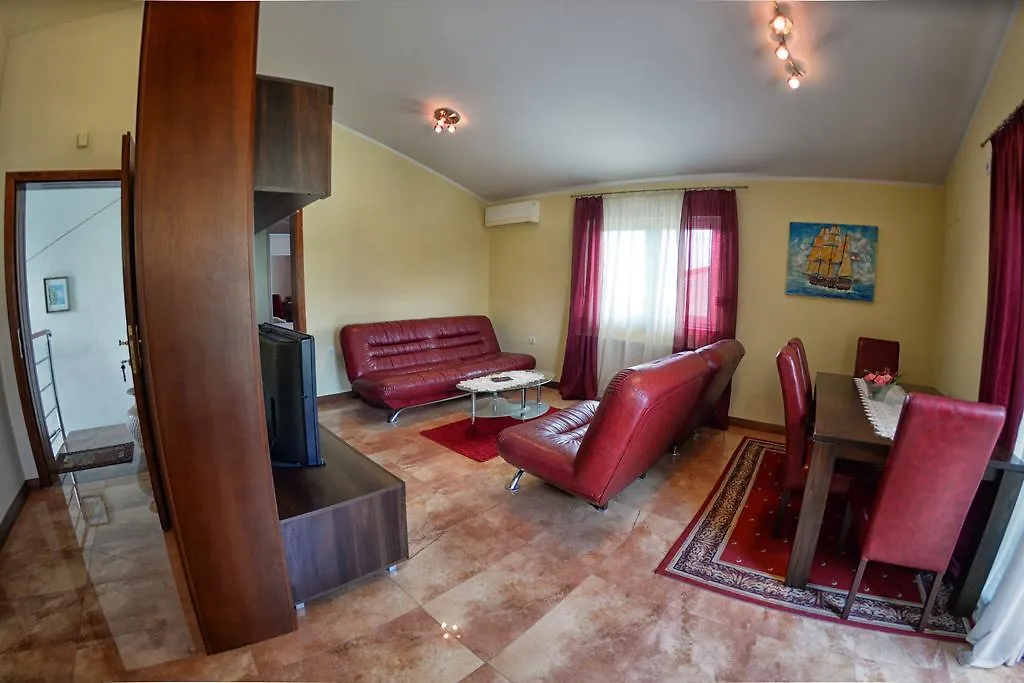Apartments Sablic Pola