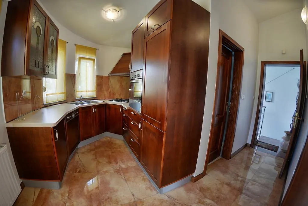 Apartments Sablic Pola 0*,