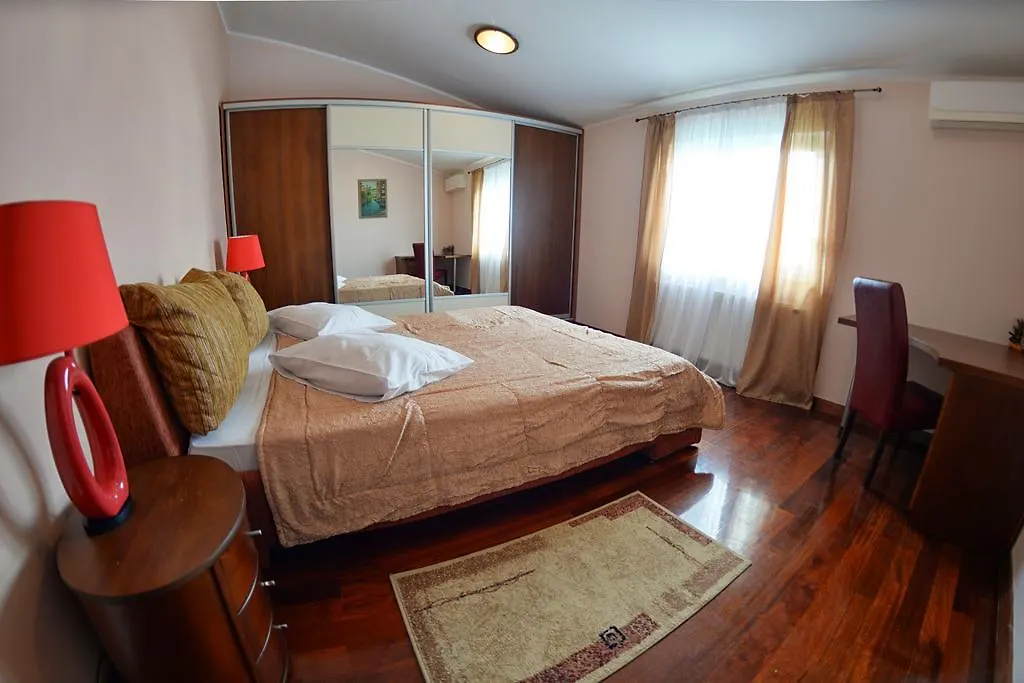 Apartments Sablic Pola